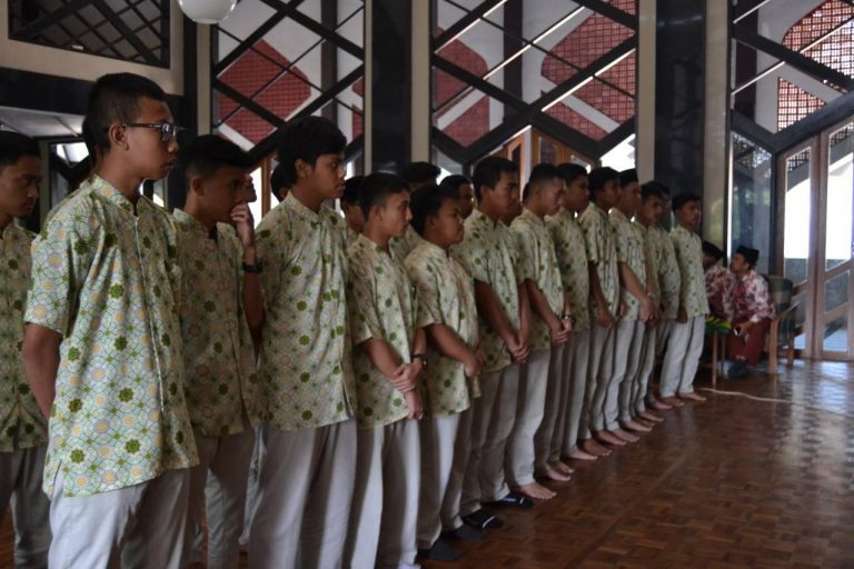Pelantikan RG UG Mu’allimin Pesantren Persatuan Islam Tarogong Masa Jihad 2019 – 2020
