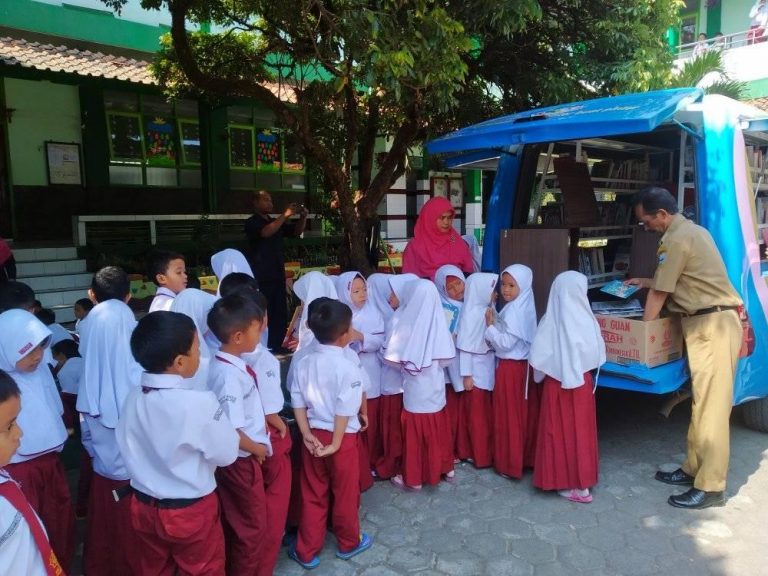 Tingkatkan Daya Literasi SDIT Persis Tarogong Kerjasama Dengan Dispusip Garut