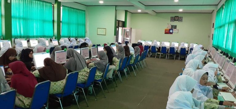 312 Santri Berkompetisi Dalam Olimpiade Bintang Pelajar Islam