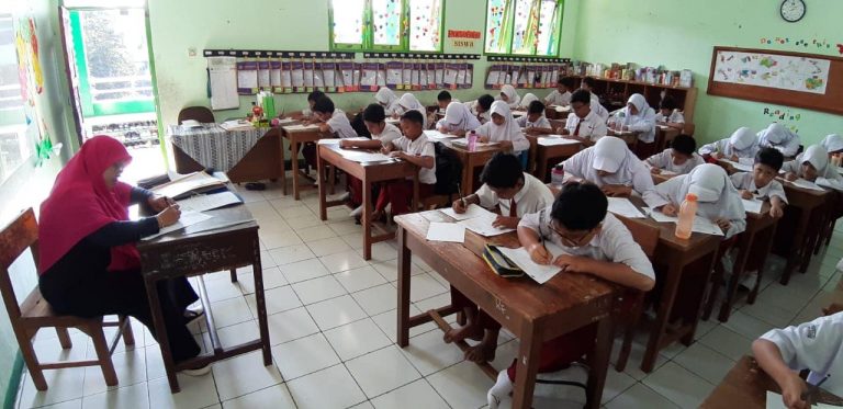 Antusiasme Siswa SDIT Persis Tarogong Ikuti PTS