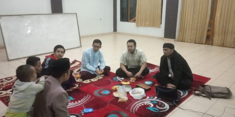 Bidang Pendidikan Pesantren Persis Tarogong Lakukan Pembinaan Musyrif Asrama