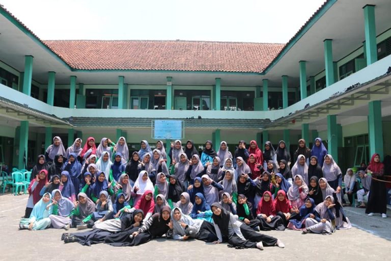Eratkan Ukhuwah Asrama Putri Pesantren Persis Rancabogo Dan Rancabango Gelar Lomba