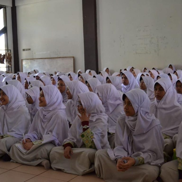 Ummahatul Ghad MA Persis Tarogong Gelar Seminar Sosial