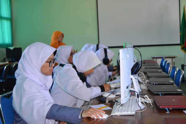 MA Persis Tarogong Fasilitasi Santri Masuk PT Melalui Online Scholarship Competition