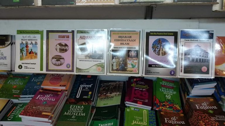 Buku Karya Asatidz Pesantren Persis Tarogong Ikut Dipamerkan di Jabar Book Fair 2019