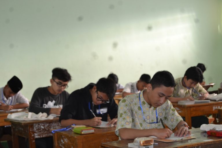 Calon Santri MA Persis Tarogong Ikuti Seleksi Penerimaan