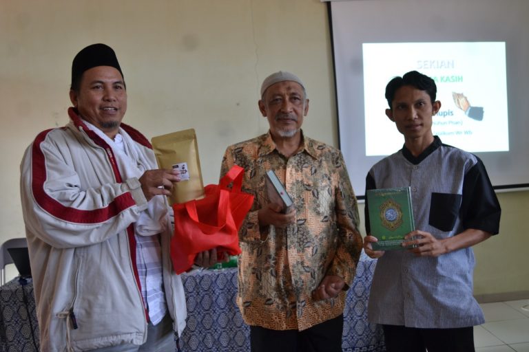 Pesantren Persis Tarogong Terima Study Banding MI Persis Gandok Tasik