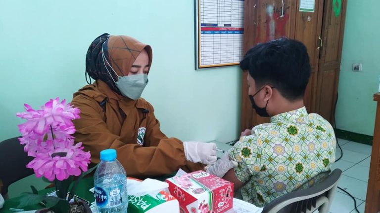 Pesantren Persis Tarogong Gelar Vaksinasi Bagi 1000 Santri