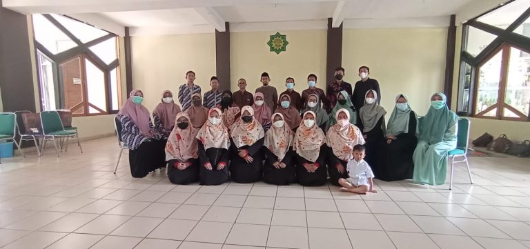 Mengembangkan 5 Nilai Karakter Pesantren Dengan Pohon Karakter di TK Persis Tarogong