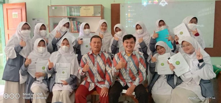 Tingkatkan Daya Literasi : 319 Santri MA Persis Tarogong Ikuti Sidang Karya Tulis