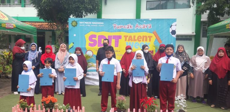 Enam Santri Teladan Semester I TP 2021-2022 SDIT Persis Tarogong
