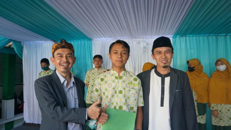 Santri Santri Juara Semester I TP 2021-2022 MTs Persis Tarogong