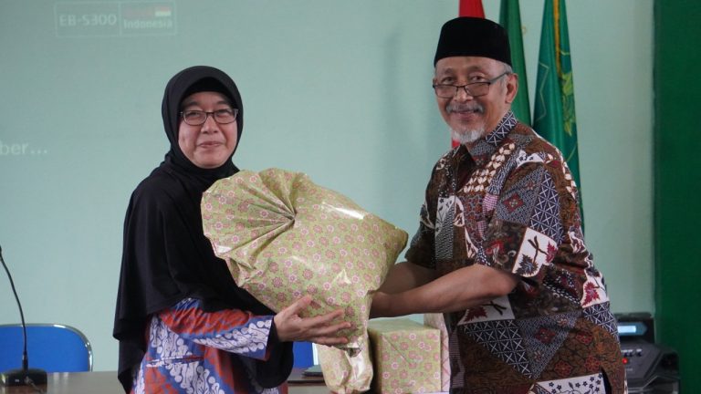 Inilah Asatidz & Karyawan Terbaik : Peraih Predikat Mumtaz Sertifikasi THQ