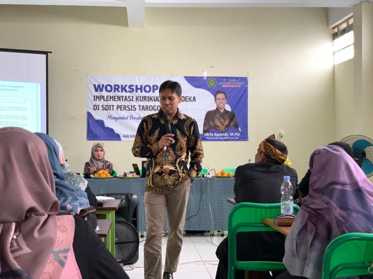 Menyambut Perubahan untuk Kemajuan : SDIT 2 Persis Tarogong Gelar Workshop IKM