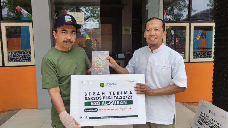 Pesantren Persis Tarogong Wakafkan 520 Mushaf al Quran & 288 Pohon Aren Bentuk Bakti Sosial PLKJ 2023