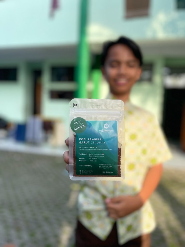 Kopi Tujuhenam 76 Edisi Santri