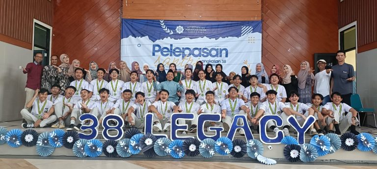 304 Santri Resmi Dilepas, Inilah Pesan Mudir Am dan Santri Kategori Terbaik