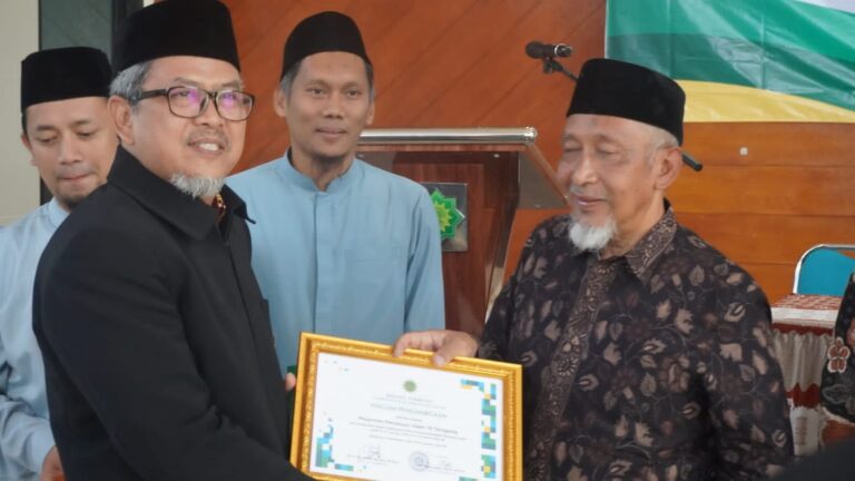Pesantren Persis Tarogong Raih Penghargaan dari Bidang Tarbiyah PP Persis Kategori Kinerja Baik UAPS Tahun 2023