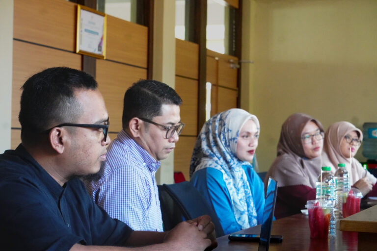 IPI Garut Siap Laksanakan PPL dan Gagas Kerja Sama Lab School di Pesantren Persis Tarogong
