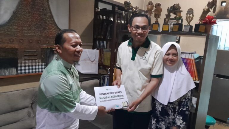 Pesantren Persis Tarogong Salurkan Donasi untuk Keluarga Santri Korban Kebakaran
