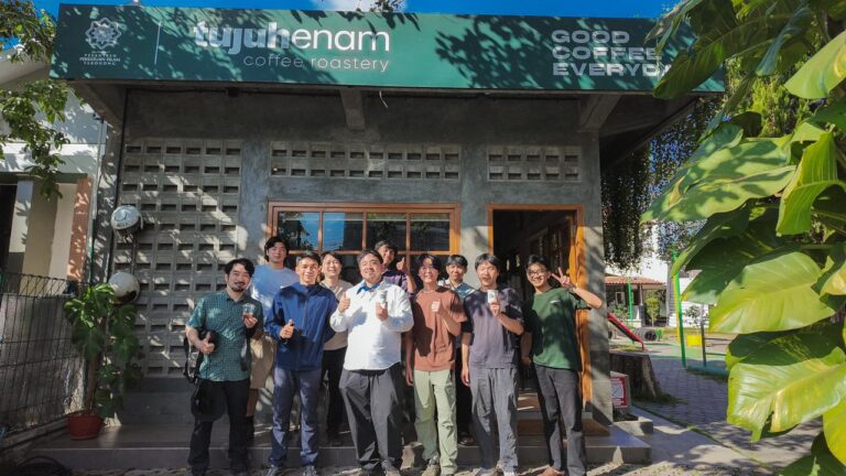 Kunjungan Coffee Roasters Jepang ke Pesantren PERSIS Tarogong